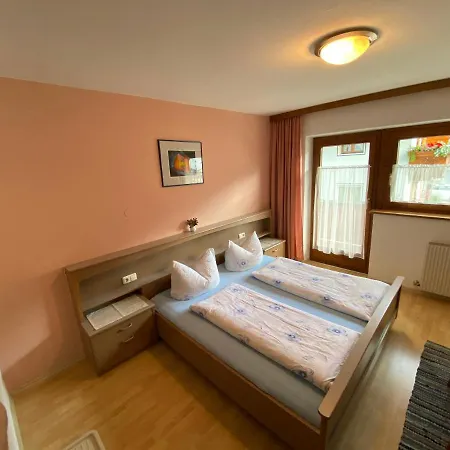 Schwemberger Ohne Fruehstueck בית הארחה