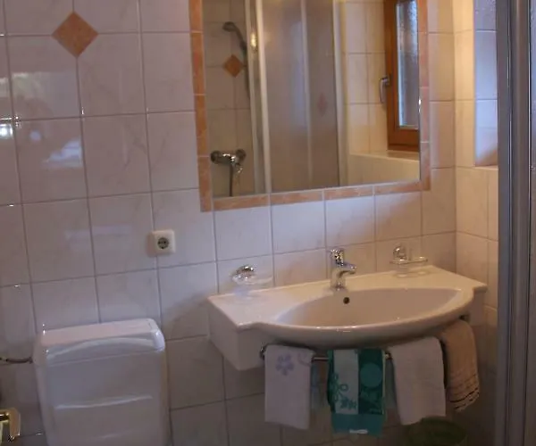 Schwemberger Ohne Frühstück Pensión 3*